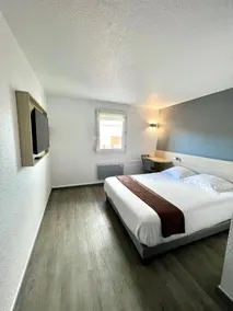 Cottage Hotel - Image 2