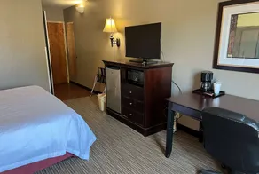 Days Inn by Wyndham Pittsburg KS - Image 2