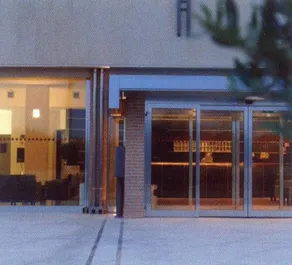 Saurus Hotel - Image 2