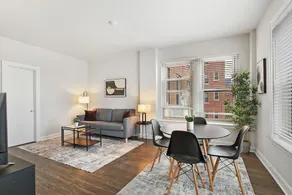 Sleek 2BR - Hyde Park 405 - Image 2