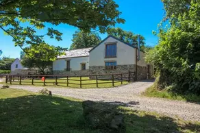 Tizzy Barn - Image 3