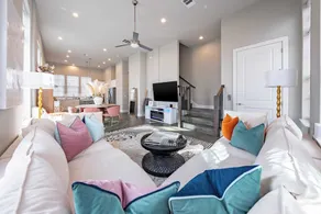 Modern Home, Private Balcony, Near Rainey & Lady Bird Lake Haus of Z - Image 4