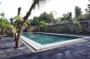 Tirto Raharjo Ethnic Wooden House - Image 3