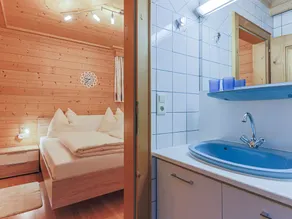 Spacious Apartment in Saalbach-Hinterglemm near Ski Lift - Image 5