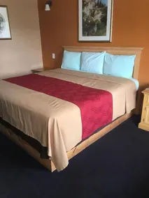 Budget Inn And Suites - Image 4