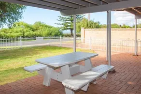 Bay Vista - Image 2