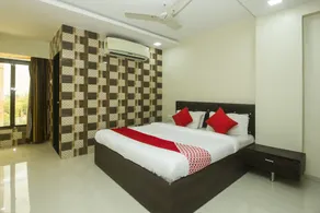OYO 18610 Hotel Parivar Garden - Image 5