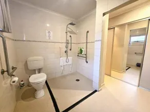 Central Villa/Two King beds/Disabled/Family/Pets - Image 4