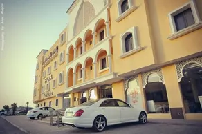 Flora Hotel Suites - Image 3