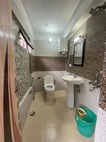 Luxury Yet Affordable Stay - Image 2