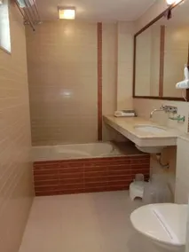Hotel Accolade - Image 2