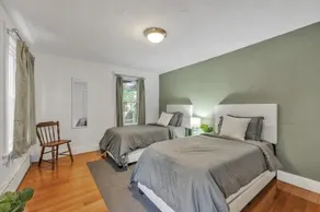 Brand New Stylish Noho Apartment - Image 2