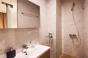 Facadoro Apartments - Image 2