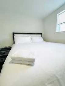 Elegant Brand New Apartment in Central Burlington - Image 4