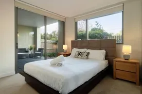 Premium 2 Bedroom Garden Apartment - Image 4