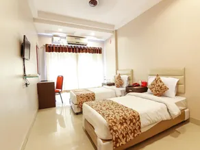 Hotel Anshu Grand - Image 4