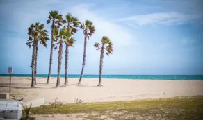 R126 Beachfront Apartment Sant Salvador - Image 4