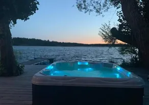 Waterfront house with jacuzzi & jetty in Stockholm - Image 5