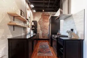 Upscale loft studio on Main St. - Image 2