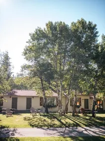 Patricia Lake Bungalows - Image 3