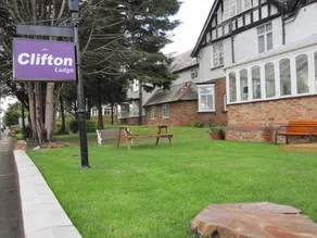 Clifton Lodge Hotel - Image 2
