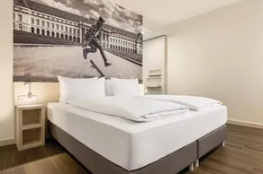 Super 8 by Wyndham Koblenz - Image 2