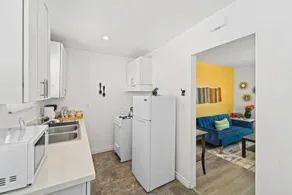 Sunny Suite on 43rd - Image 4