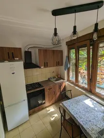 FreeBorn Hostel - Image 2