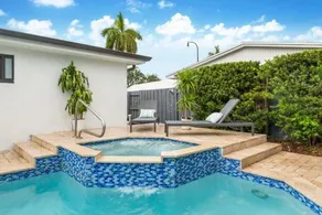 Lux House w/Heated Pool,Jacuzzi ,Basketball Court - Image 4