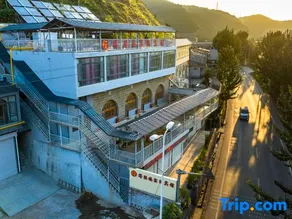 Yan'an Dawu Xiaozhan Deshenglou Cave Hotel - Image 3