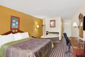 Super 8 by Wyndham Forrest City AR - Image 5