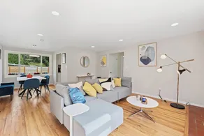 Cozy Bellevue Home for Family Business Near Microsoft - Image 3