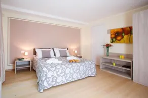 Luxurious Panoramic Lake View Apartment 0 - Image 3