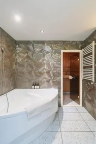 Danube Terrace Boutique Residence with private sauna - Image 3