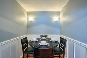 Yamhill Flats: Suite #5 - Image 2