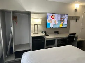 COMFORT INN LEAMINGTON - Image 4