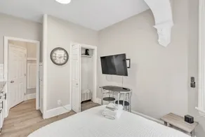 Trolley Teacup Charming Cozy Studio 1 Bedroom Apts by RedAwning - Image 3