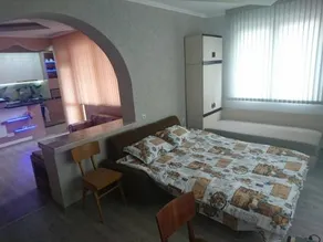 House Ogledalovi - Image 3