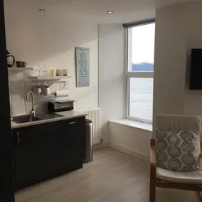 Marine Terrace Apartments - Image 4