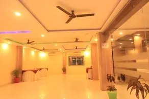 HOTEL R K PALACE - Image 5