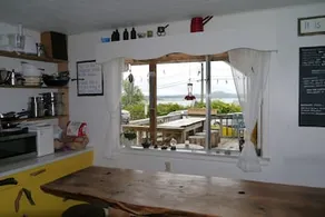Tofino Travellers Guesthouse - Image 3