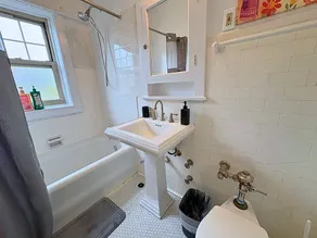 Charming 1BR in Evanston - Hinman B3 - Image 5