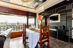 OYO 24434 Indraprastham Cleopatra 2 Bhk Deluxe Houseboay - Image 5