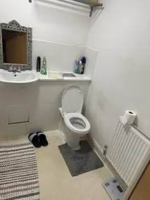 Immaculate 2-bed Apartment in Greenhithe - Image 4