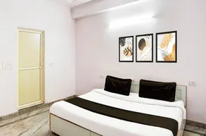 Hotel Maharaja Noida - Image 2
