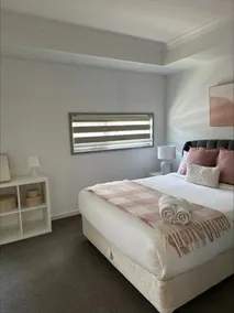 2 On Trend Condo near Crown 1BR Pool+Gym - Image 4