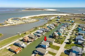 Waterfront Haven - Beautiful Bay Home with 2 Boat Slips! - Image 5