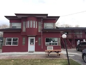 Knights Inn Oshawa - Image 3