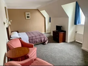 The Skye View Hotel - Image 4
