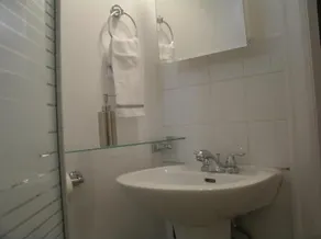 Gordon's Guest House - Image 2